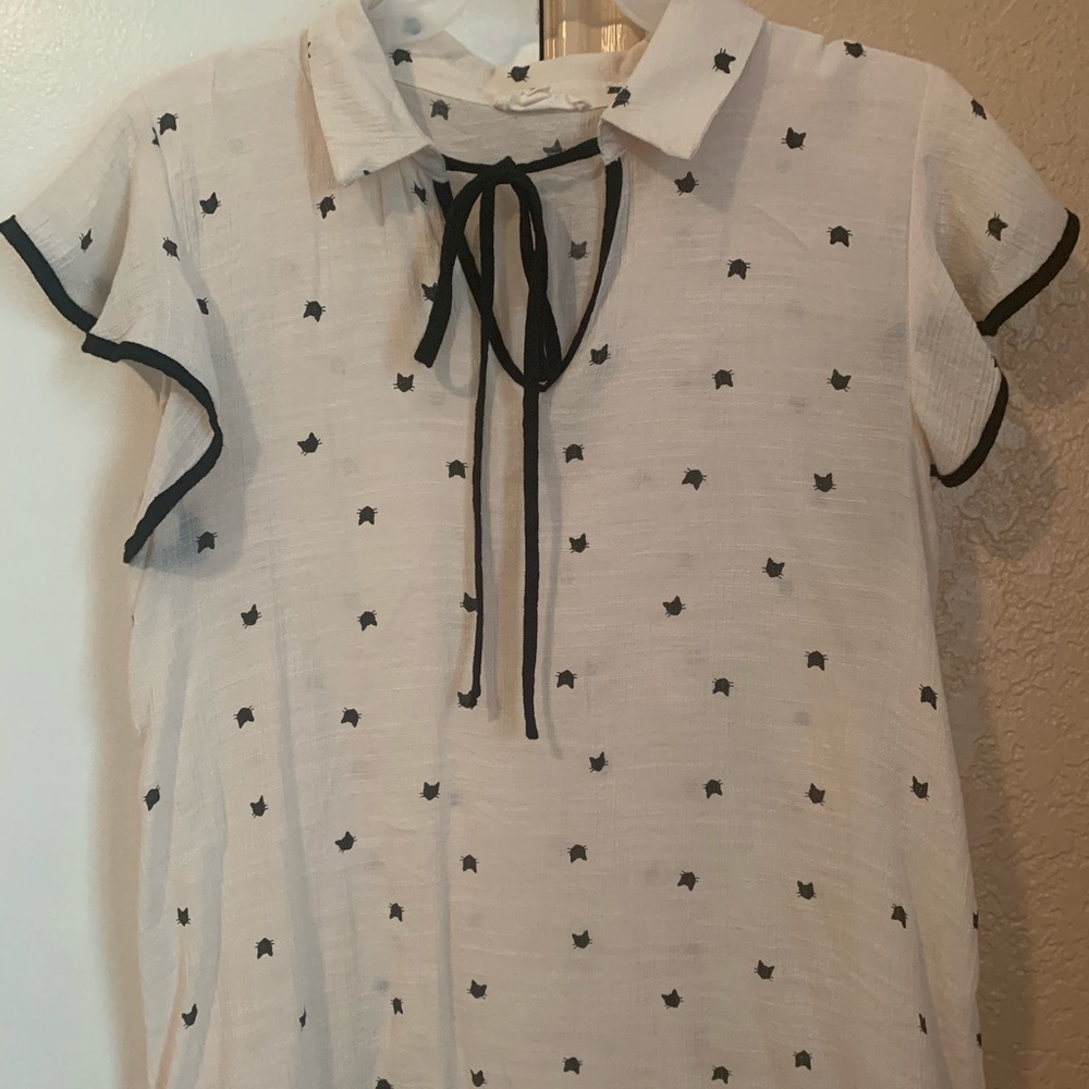 Cat detail Beige Blouse